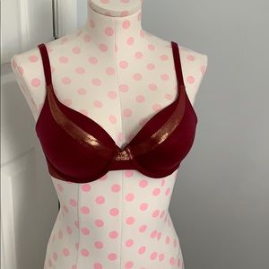 Victoria secret padded 32D bra